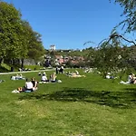 Liten Studioleilighet Meget Sentralt I Sentrum, 3 Minutter Fra Torget Lägenhet *