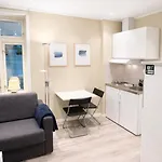 Liten Studioleilighet Meget Sentralt I Sentrum, 3 Minutter Fra Torget *