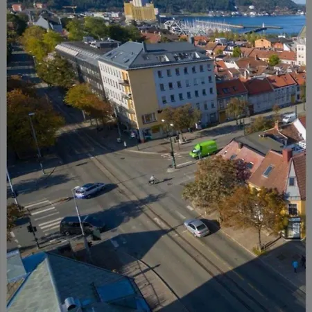 Liten Studioleilighet Meget Sentralt I Sentrum, 3 Minutter Fra Torget