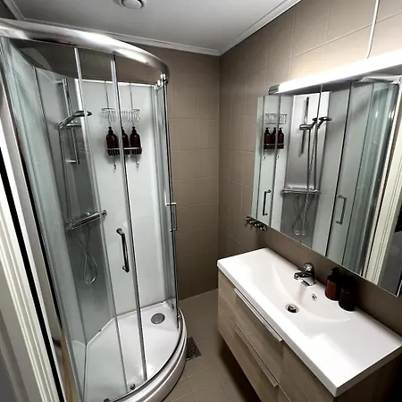 Liten Studioleilighet Meget Sentralt I Sentrum, 3 Minutter Fra Torget