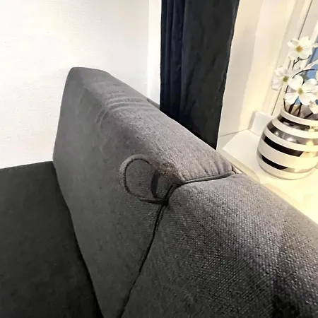 Liten Studioleilighet Meget Sentralt I Sentrum, 3 Minutter Fra Torget Διαμέρισμα *