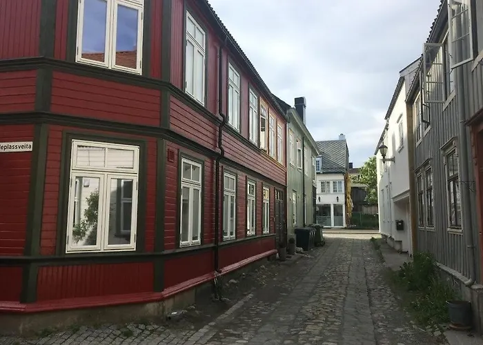Liten Studioleilighet Meget Sentralt I Sentrum, 3 Minutter Fra Torget Апартаменты *