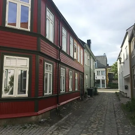 Liten Studioleilighet Meget Sentralt I Sentrum, 3 Minutter Fra Torget 公寓 *