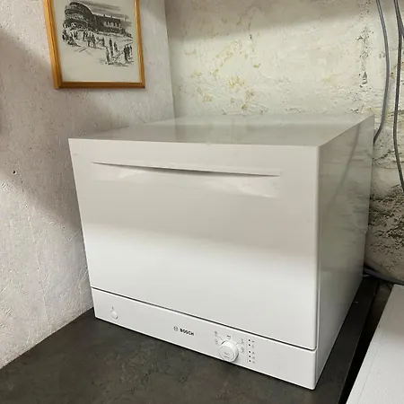 Liten Studioleilighet Meget Sentralt I Sentrum, 3 Minutter Fra Torget 公寓